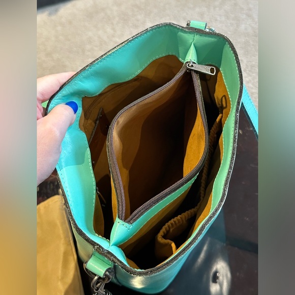 Patricia Nash Crossbody/Shoulder Bag - Picture 10 of 16